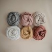 Echarpe de portage bébé Mushie gris
