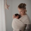 Echarpe de portage bébé Mushie beige Echarpe de portage bébé Mushie beige