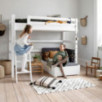 Lit mezzanine écologique Hoppekids de luxe 90x200 cm avec échelle inclinée, cadre à lattes flexible, blanc Lit mezzanine écologique Hoppekids de luxe 90x200 cm avec échelle inclinée, cadre à lattes flexible, blanc