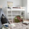 Lit mi-hauteur ECO Luxury Hoppekids 90x200 cm avec cadre à lattes flexible et échelle inclinée, blanc Lit mi-hauteur ECO Luxury Hoppekids 90x200 cm avec cadre à lattes flexible et échelle inclinée, blanc