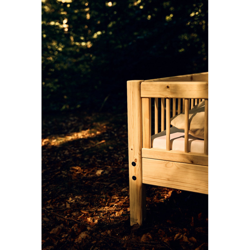 Lit simple avec barrière de sécurité